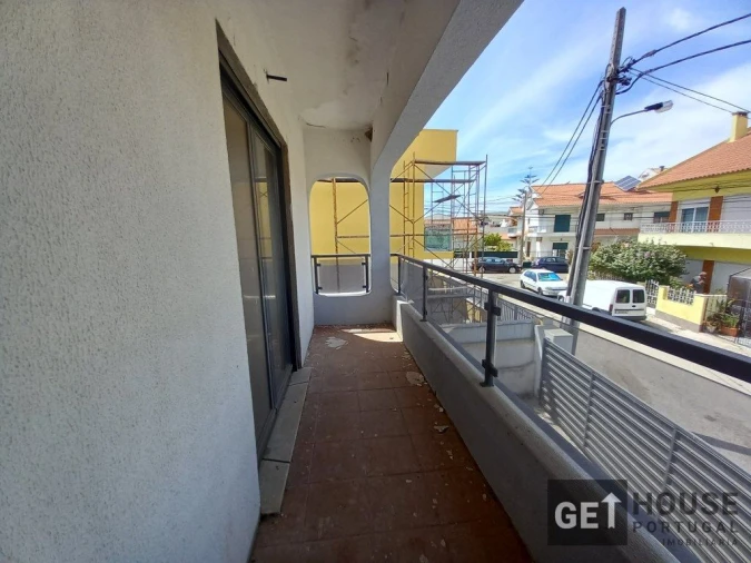 Moradia T5 para Venda em Amora Foto 10