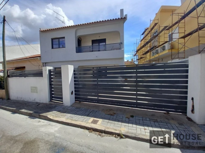 Moradia T5 para Venda em Amora Foto 15