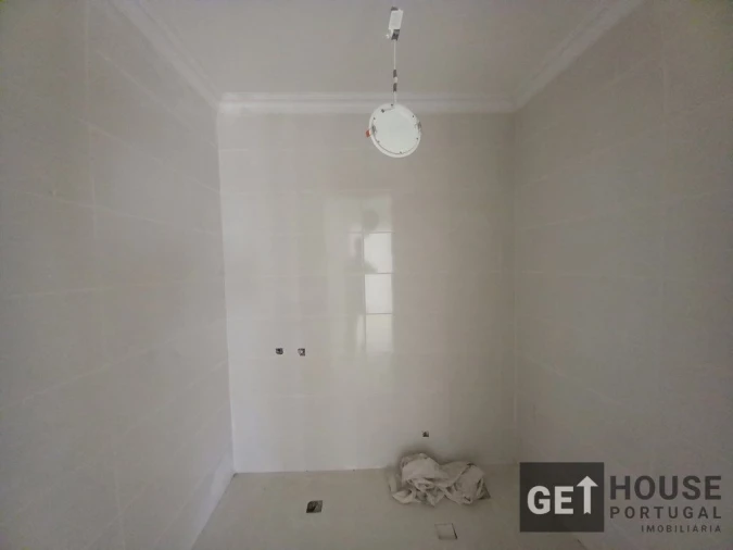 Moradia T5 para Venda em Amora Foto 18