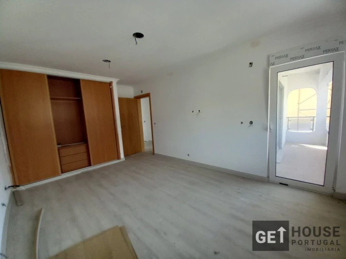 Moradia T5 para Venda em Amora Foto 3