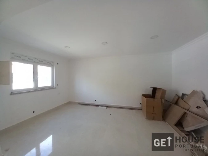 Moradia T5 para Venda em Amora Foto 5