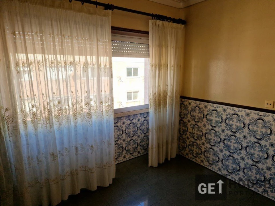 Apartamento T3 para Venda em Pontinha e Famões Foto 25