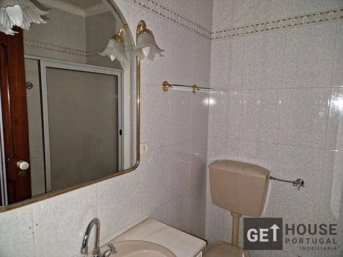 Apartamento T3 para Venda em Pontinha e Famões Foto 2