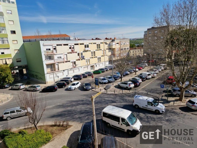 Apartamento T3 para Venda em Pontinha e Famões Foto 24