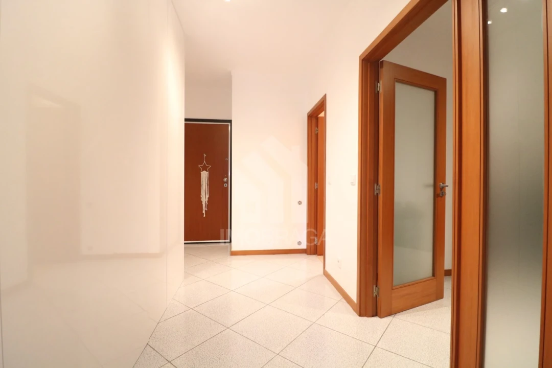 Apartamento T1 para Venda em Nogueira, Fraião e Lamaçães Foto 3