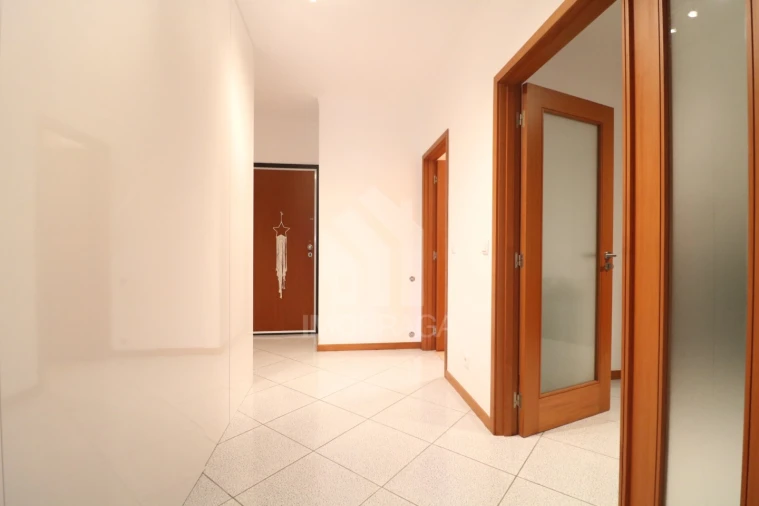 Apartamento T1 para Venda em Nogueira, Fraião e Lamaçães Foto 3