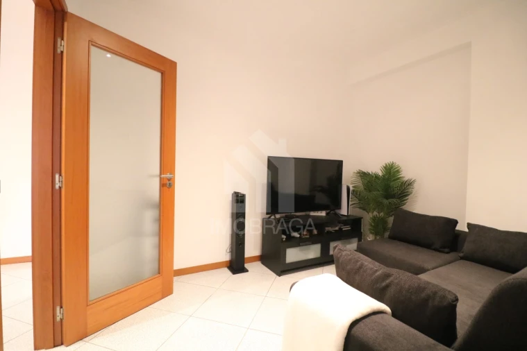 Apartamento T1 para Venda em Nogueira, Fraião e Lamaçães Foto 4