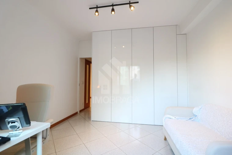 Apartamento T1 para Venda em Nogueira, Fraião e Lamaçães Foto 8