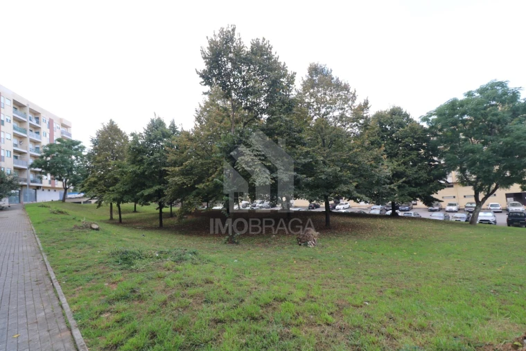 Apartamento T1 para Venda em Nogueira, Fraião e Lamaçães Foto 27