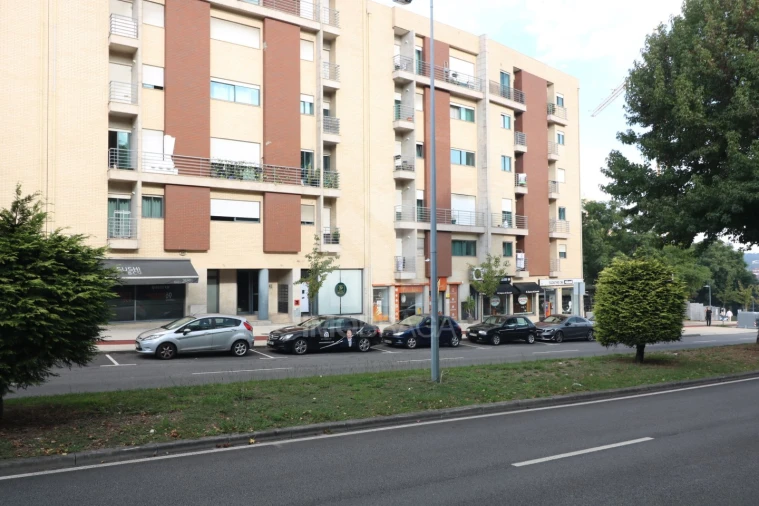 Apartamento T1 para Venda em Nogueira, Fraião e Lamaçães Foto 29