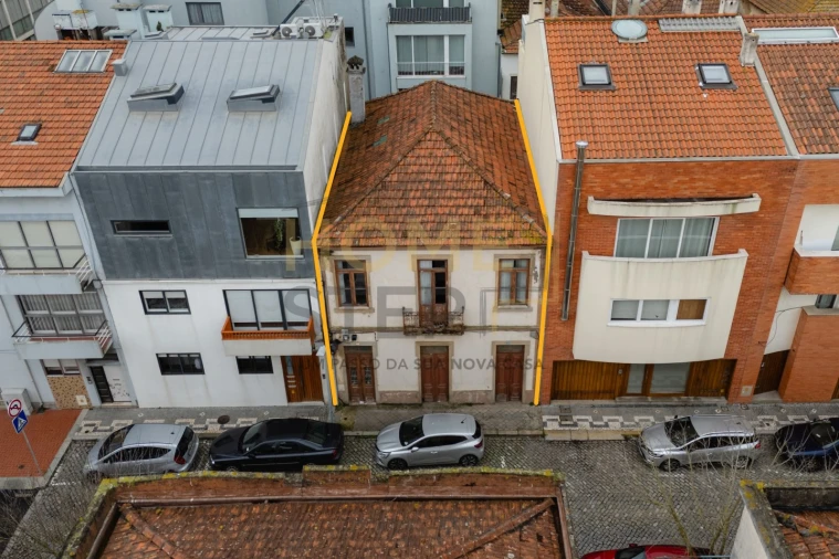 Prédio para Venda em Espinho Foto 2
