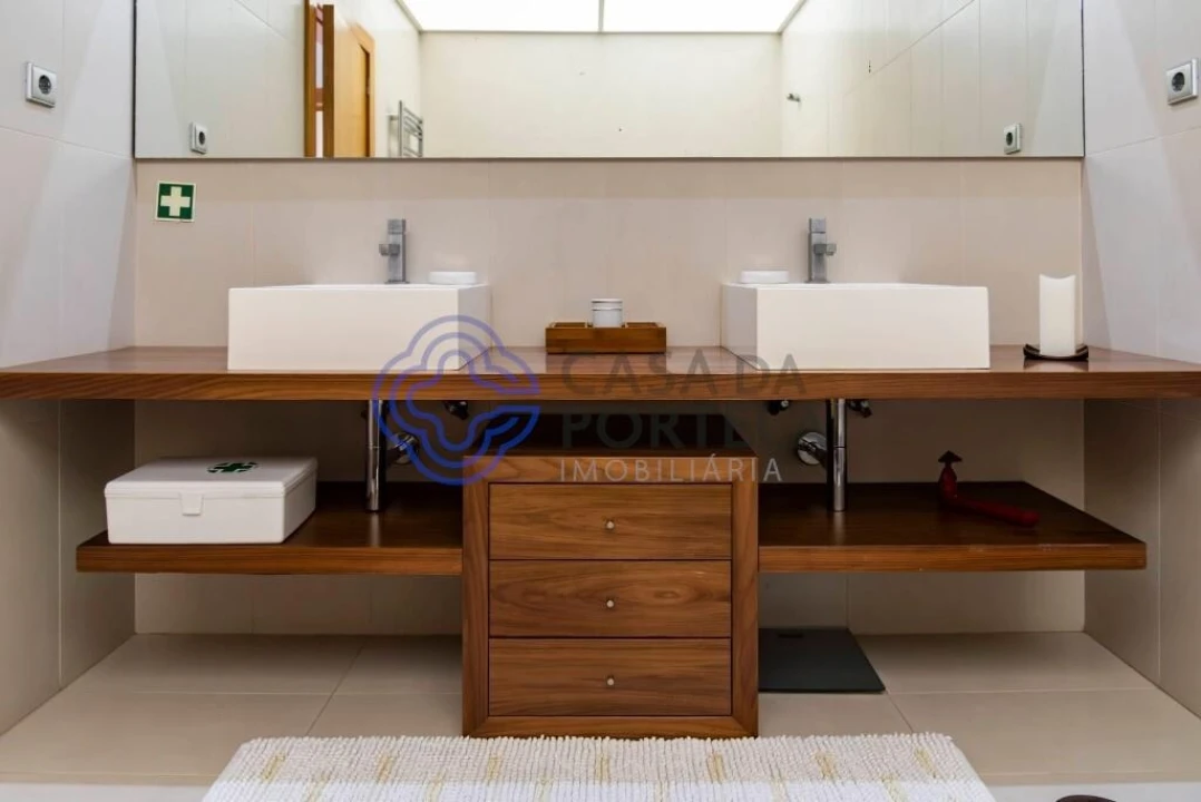 Moradia T4 para Venda em Gemeses Foto 40