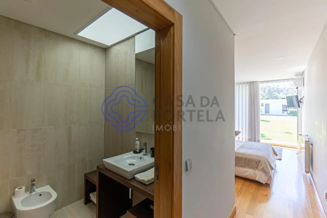 Moradia T4 para Venda em Gemeses Foto 56