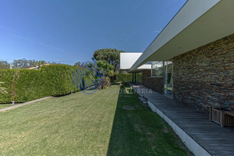 Moradia T4 para Venda em Gemeses Foto 21