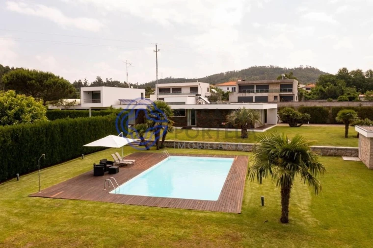 Moradia T4 para Venda em Gemeses Foto 8