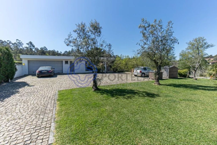 Moradia T4 para Venda em Gemeses Foto 19