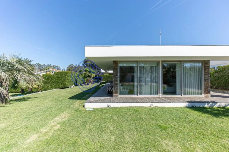 Moradia T4 para Venda em Gemeses Foto 20