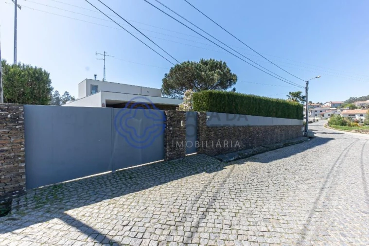 Moradia T4 para Venda em Gemeses Foto 75