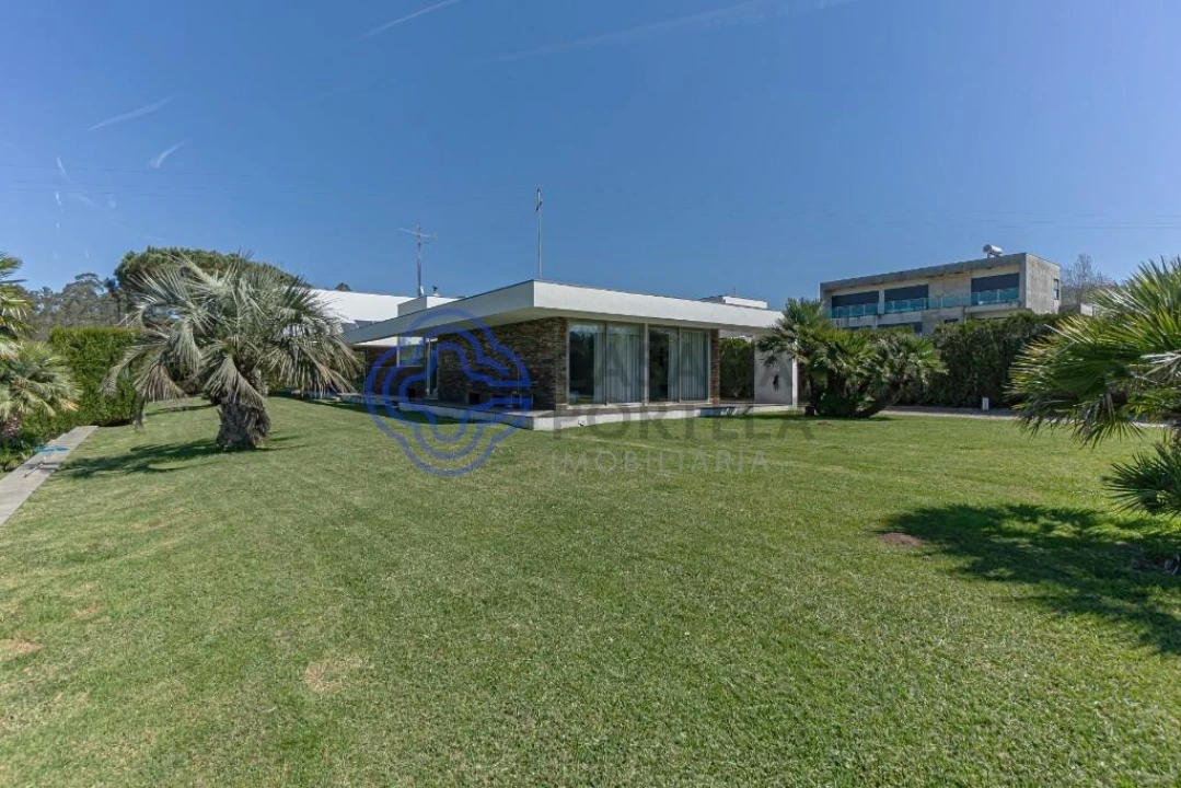 Moradia T4 para Venda em Gemeses Foto 15