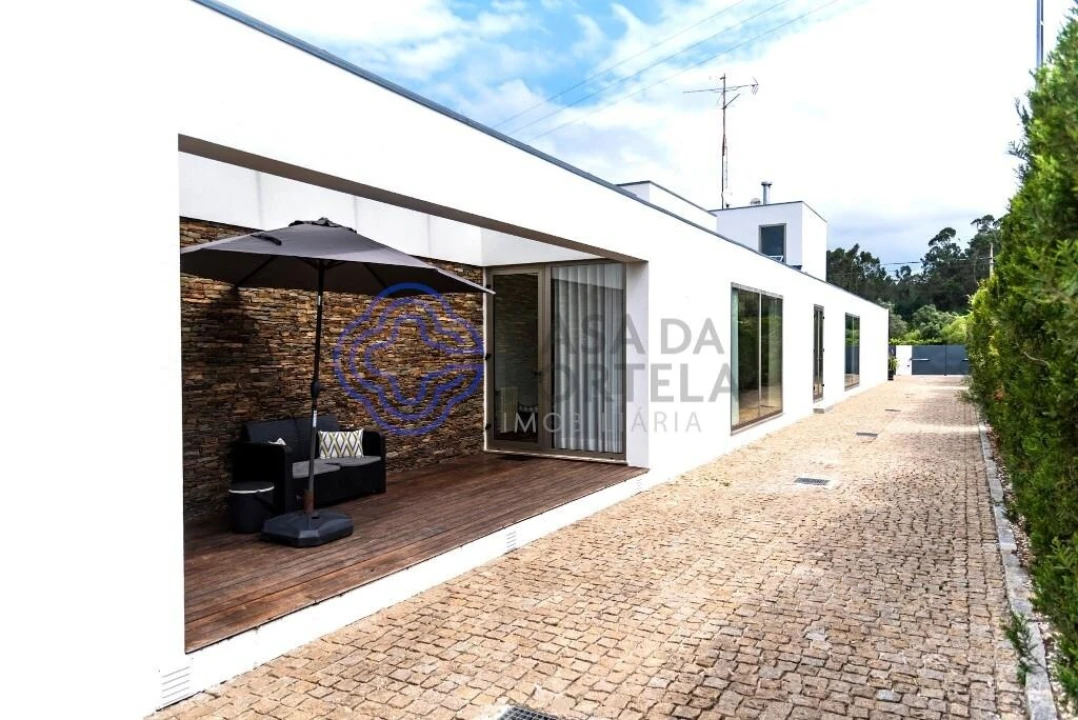 Moradia T4 para Venda em Gemeses Foto 13