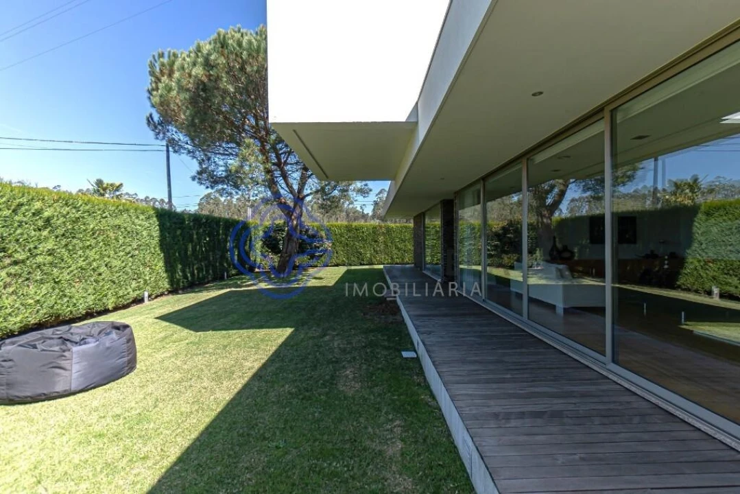 Moradia T4 para Venda em Gemeses Foto 3