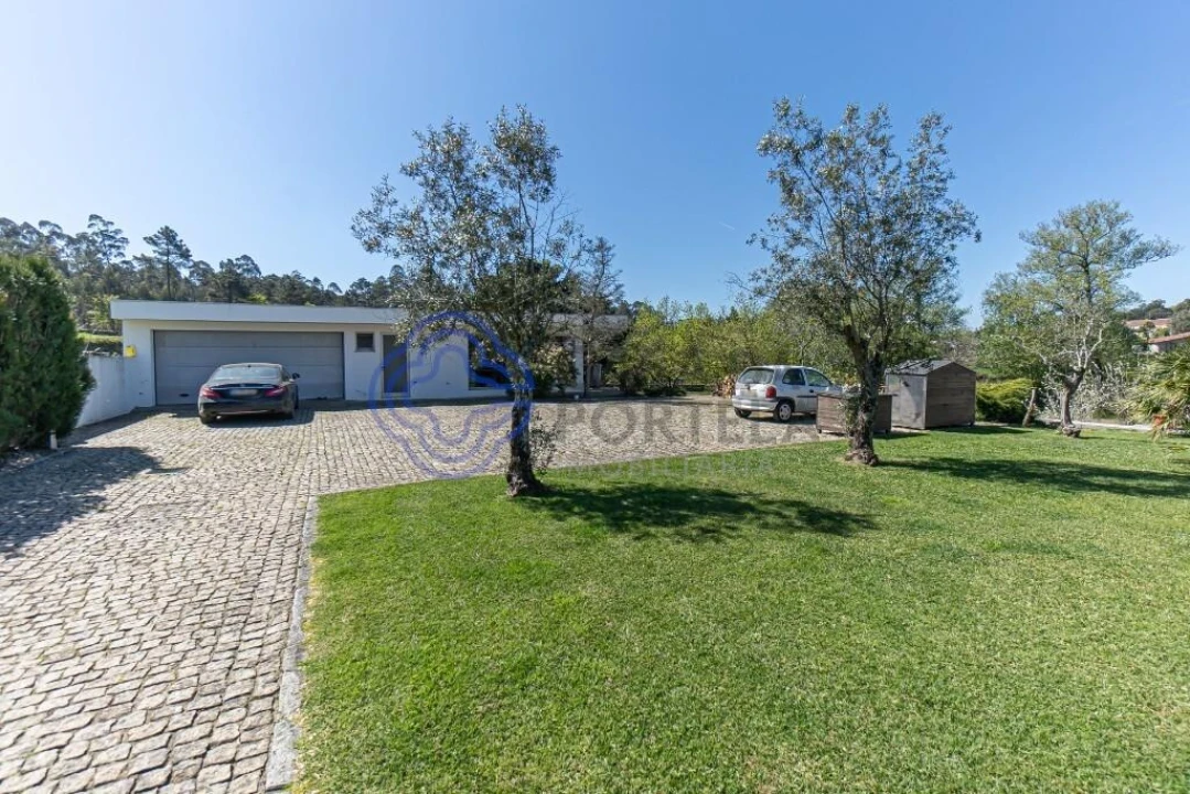 Moradia T4 para Venda em Gemeses Foto 19