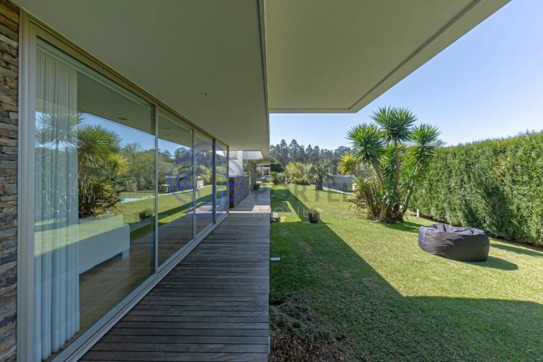 Moradia T4 para Venda em Gemeses Foto 11