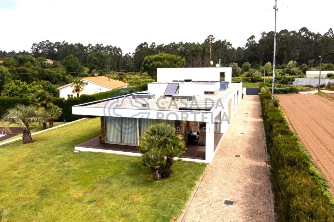 Moradia T4 para Venda em Gemeses Foto 5