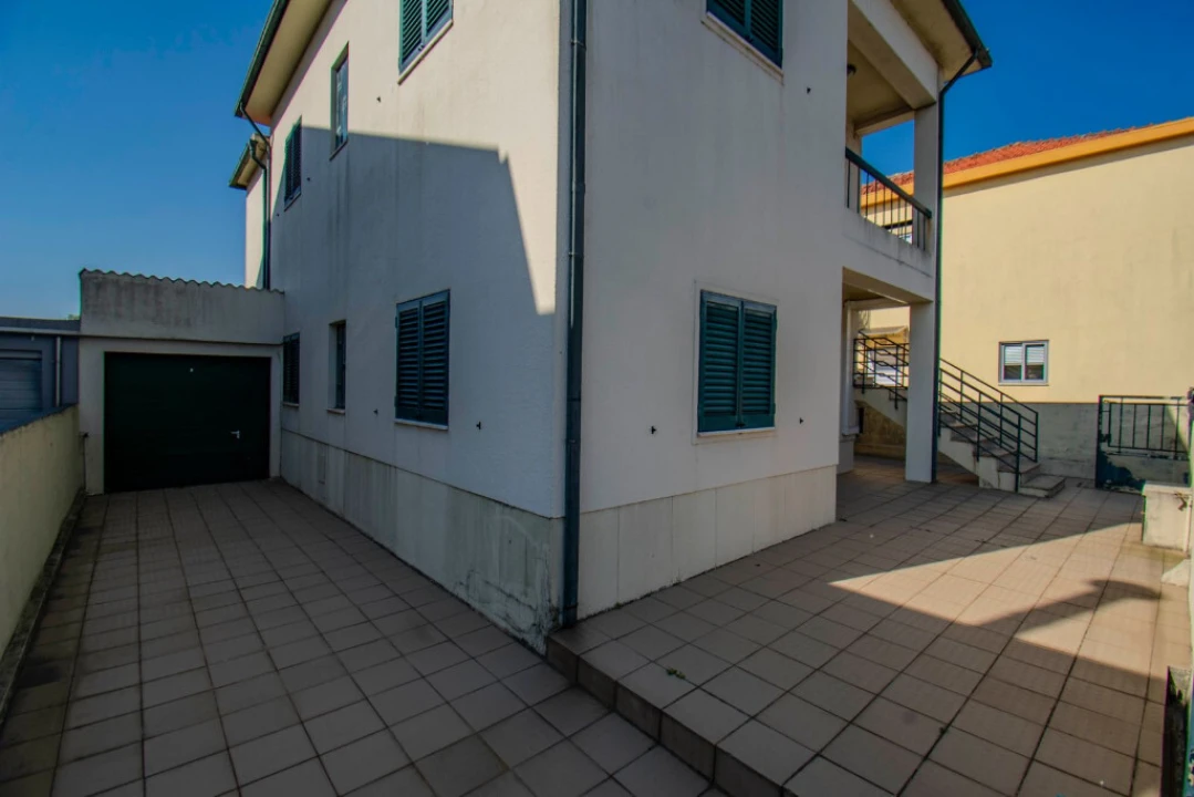 Moradia T4 para Venda em Madalena Foto 9