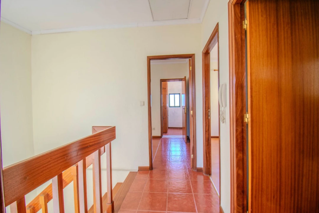 Moradia T4 para Venda em Madalena Foto 31