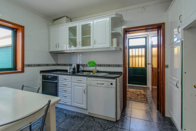 Moradia T4 para Venda em Madalena Foto 18