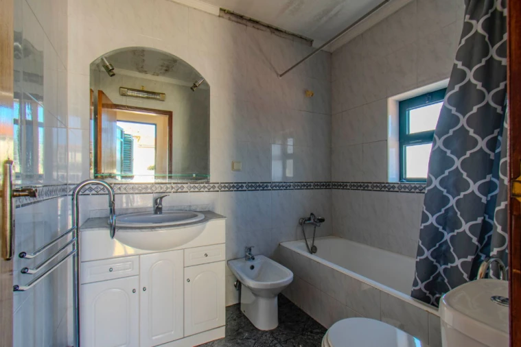 Moradia T4 para Venda em Madalena Foto 24