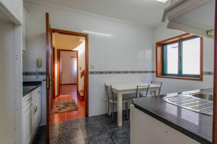 Moradia T4 para Venda em Madalena Foto 21