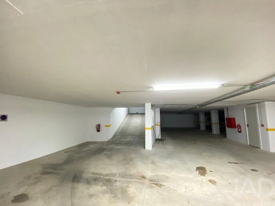 Apartamento T2 para Venda em Quelfes Foto 24