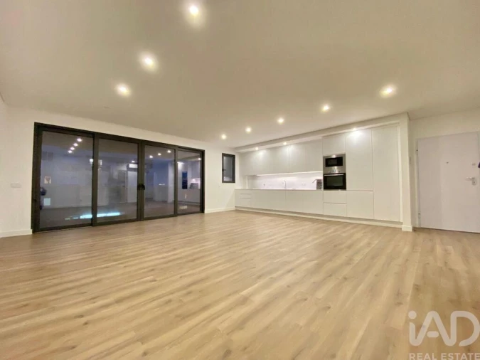 Apartamento T2 para Venda em Quelfes