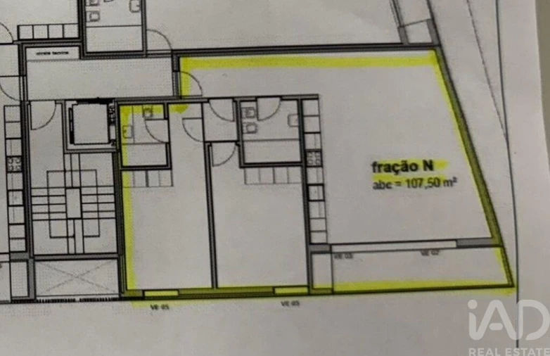 Apartamento T2 para Venda em Quelfes Foto 29