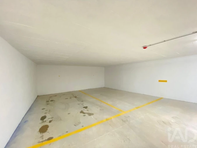 Apartamento T2 para Venda em Quelfes Foto 23