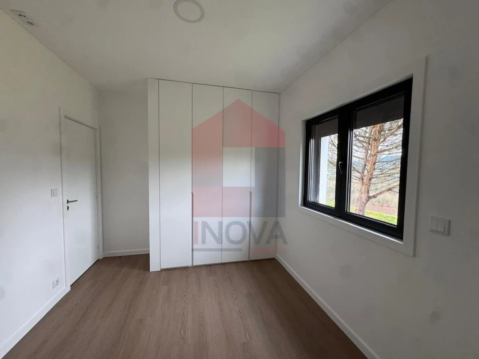 Moradia T3 para Venda em Lanhas Foto 10