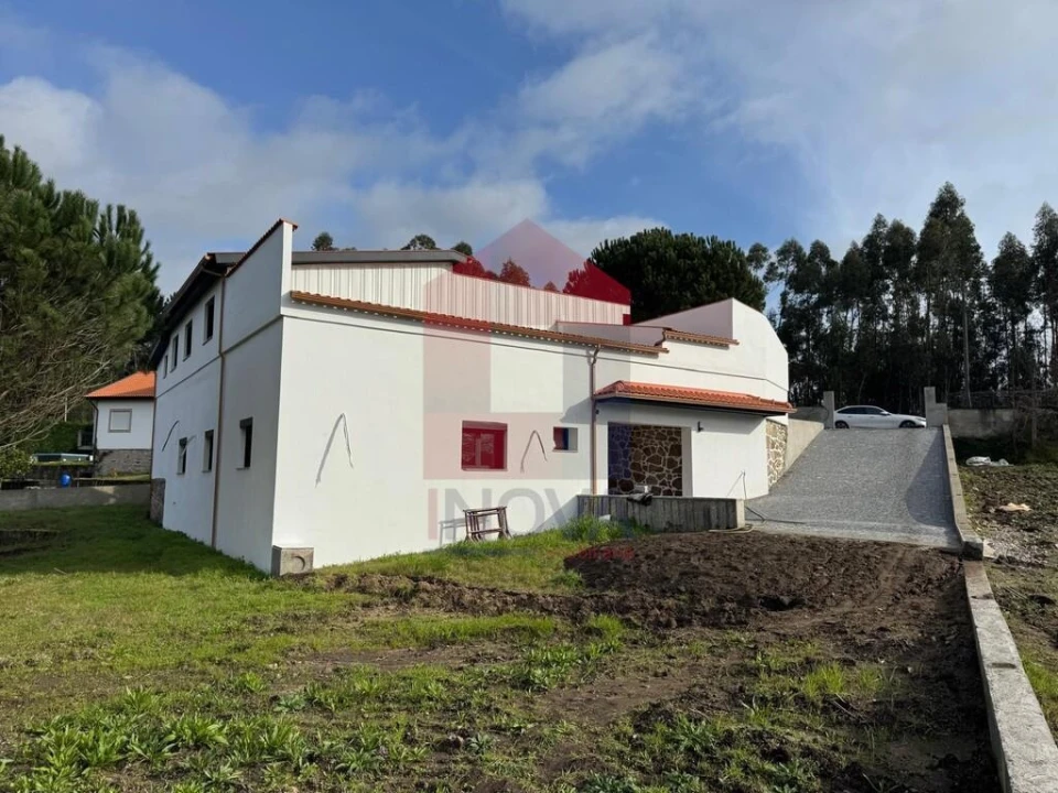 Moradia T3 para Venda em Lanhas Foto 1