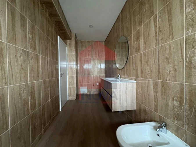 Moradia T3 para Venda em Lanhas Foto 16