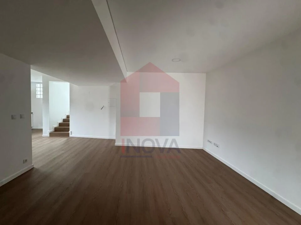 Moradia T3 para Venda em Lanhas Foto 7