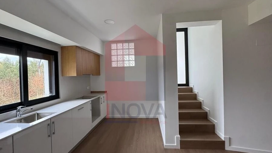 Moradia T3 para Venda em Lanhas