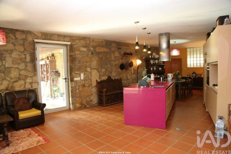 Quinta T3 para Venda em Vila de Cucujães Foto 4