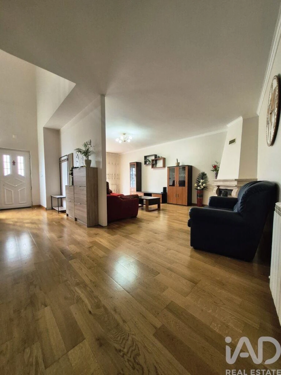 Moradia T4 para Venda em Marrazes e Barosa Foto 6