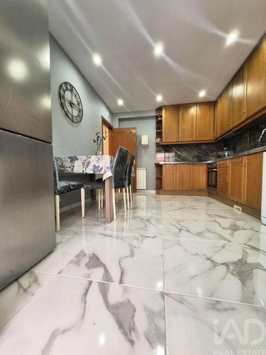 Moradia T4 para Venda em Marrazes e Barosa Foto 11