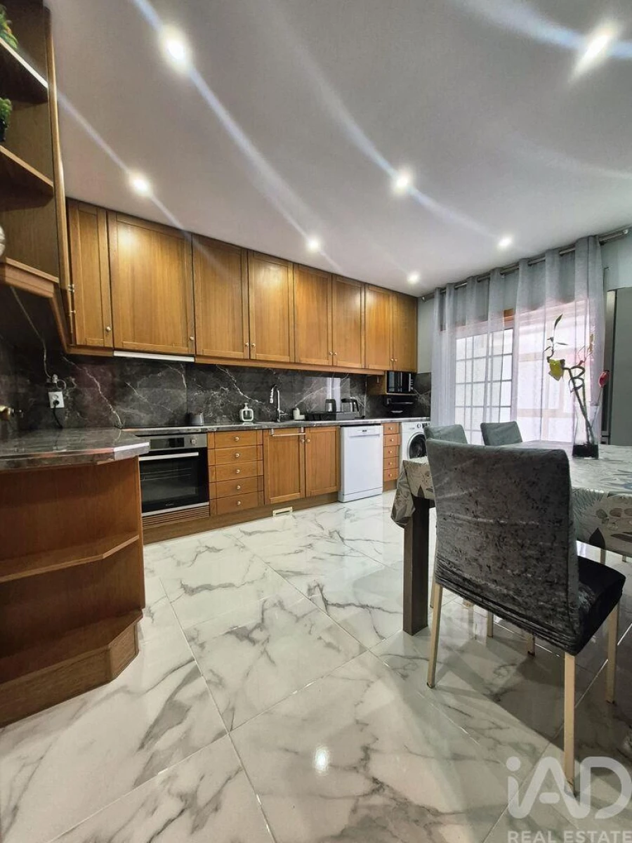 Moradia T4 para Venda em Marrazes e Barosa Foto 10