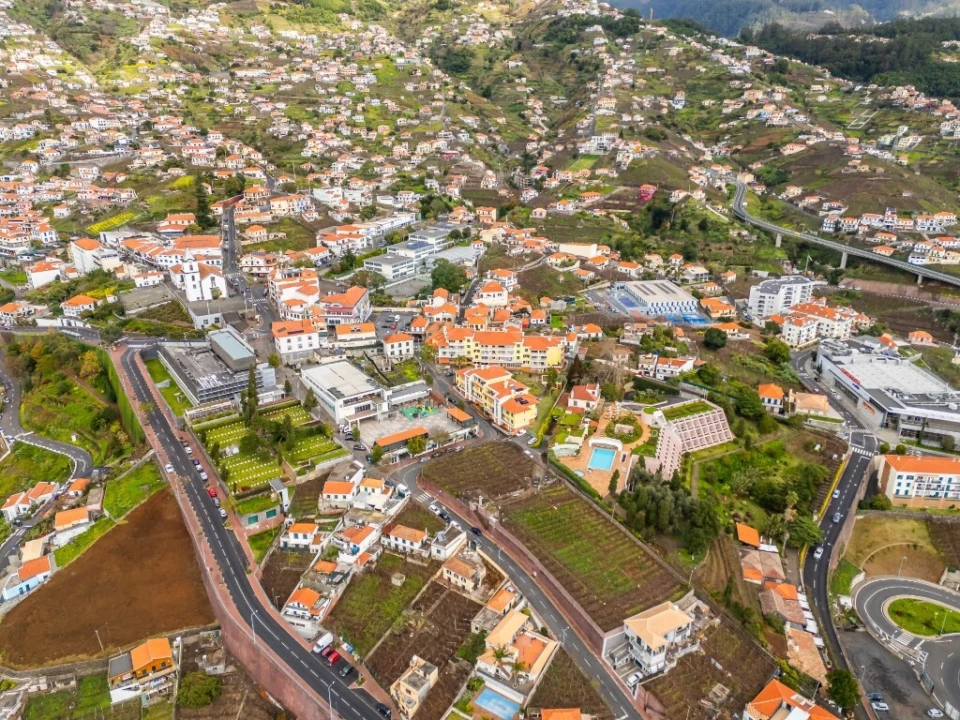 Apartamento T3 para Venda em Estreito de Camara de Lobos Foto 39