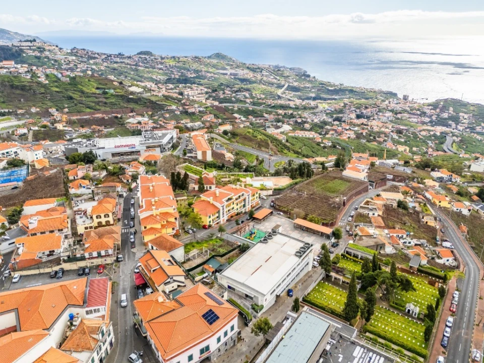 Apartamento T3 para Venda em Estreito de Camara de Lobos Foto 45
