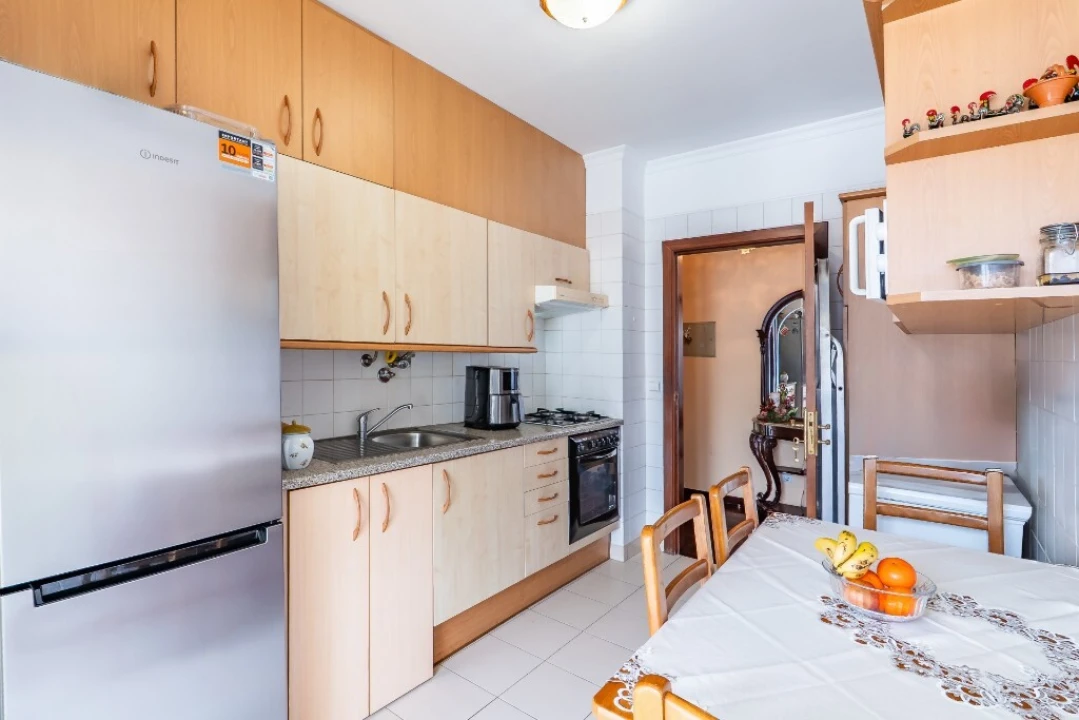 Apartamento T3 para Venda em Estreito de Camara de Lobos Foto 28