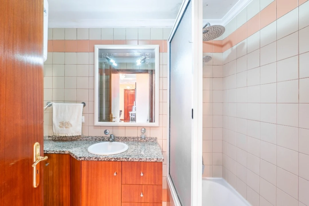 Apartamento T3 para Venda em Estreito de Camara de Lobos Foto 26